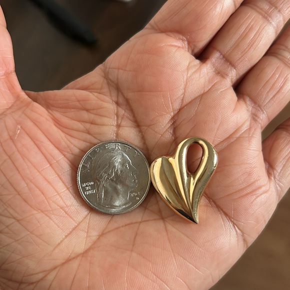 14K yellow gold puffy heart charm - Picture 11 of 11